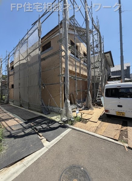 外観:安心が広がる、新しいコミュニティ。パパもママも笑顔になれる、亀井野の全6邸。
