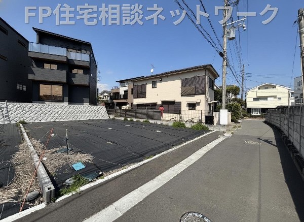 外観:海まで徒歩5分の湘南を感じるロケーション