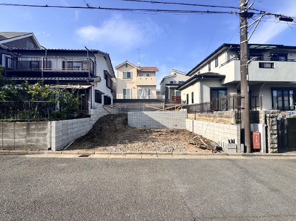 外観:第一種低層住居専用地域内の、良好な住環境が保たれたエリアです。