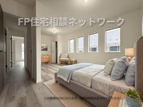 居室の明るさと広がりが、毎日の暮らしに開放感を添えます。現地でも魅力を感じられます。