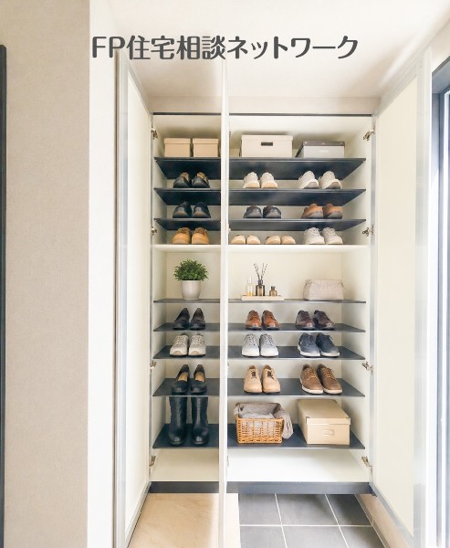 シューズクローゼット（本画像はAI加工済みであり、現地に家具等はなく価格にも含まれていません）