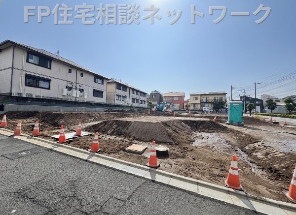 外観:前面道路6ｍと広々！車の運転や、自転車でのお出かけもラクラク行えますね！