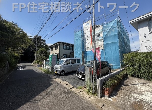 外観:空が広く、緑の多い閑静な趣を感じる環境です。  