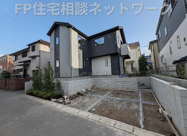 外観:良好な住環境が守られた、落ち着きのある住宅街です。  