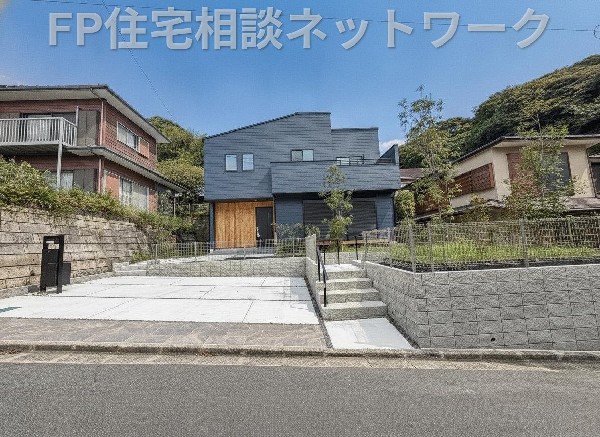 外観:広い敷地は住まいの第一印象を高め、毎日の帰宅が楽しみになります。日々の使いやすさにつながります。  