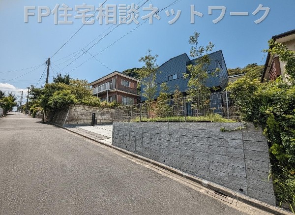 外観:周辺に高い建物が建っていないため、遮られることなく豊かな光と開放感を楽しめます。  