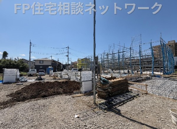 外観:空が広く、緑の多い閑静な趣を感じる環境です。