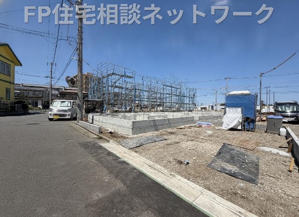 外観:遮るもののない大空から、あたたかな太陽の恵みがリビングの隅々までたっぷりと降り注ぎます。