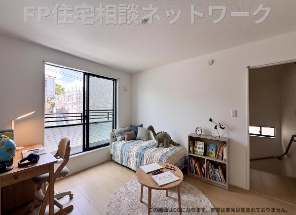 ベランダのある居室は、窓が大きいので日差しもたっぷり！居心地が良いのでのんびり寛げますね。