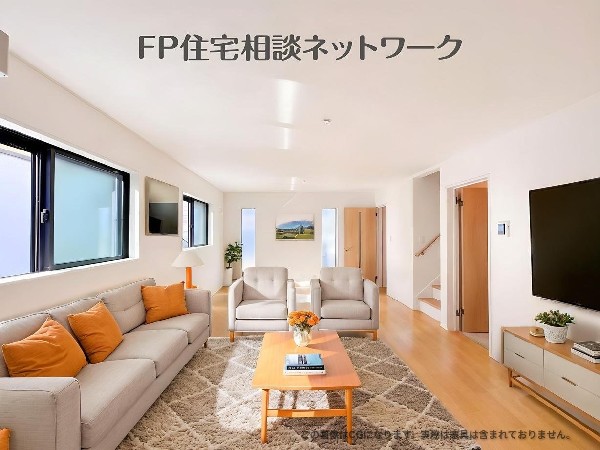 キッチンから見渡す18帖のゆったりとしたリビング。家族が自然と集いますね。