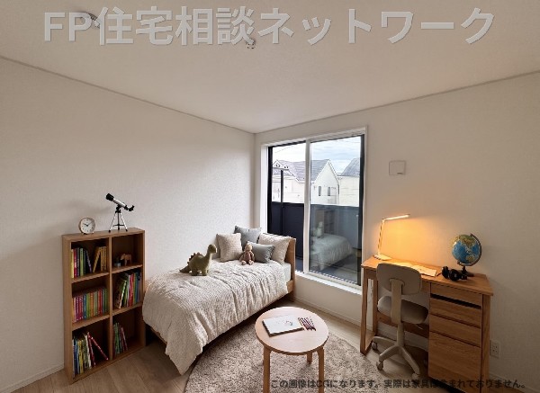 初めてのお子様にとっての「自分の部屋」。学習デスクやベッドの配置もラクラクです。