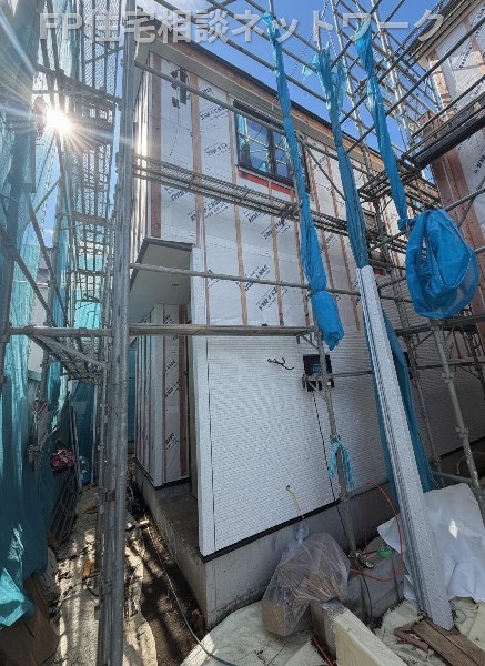 外観:駅徒歩圏という高い利便性を享受しながら、落ち着きのある住環境に寄り添う魅力的な立地です。