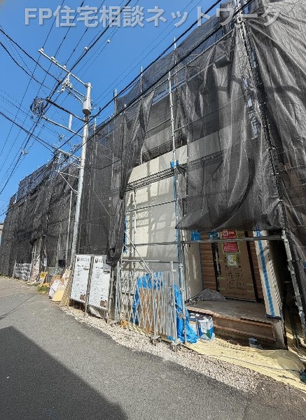 外観:日差しがしっかりと届き、心地よい光が差し込みます。  