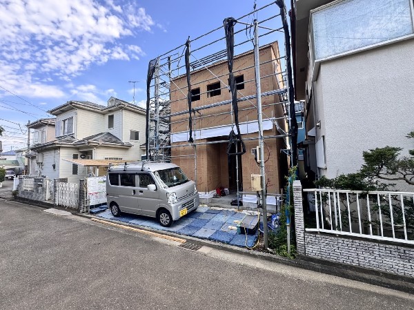 外観:空が広く、緑の多い閑静な趣を感じる環境です。