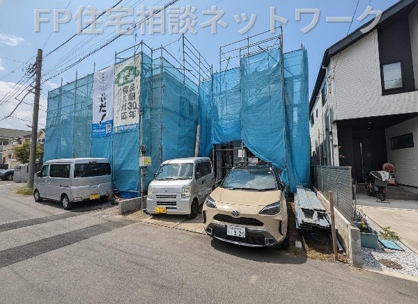 外観:美しく統一された街並みが広がり、周囲の目があるため防犯面や子育てにも安心の環境です。